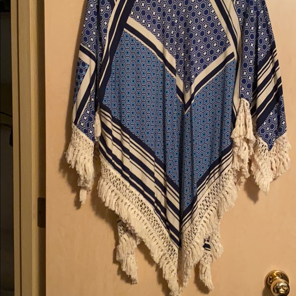 Waterfall shawl wrap - Picture 4 of 7